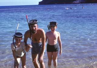 176 028. Philip E. Rosenberg slides - Hawaii + Betsy, Philip, Adam