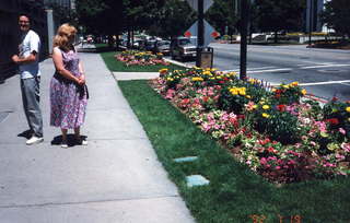 227 171. Scott and Nancy Baker in Salt Lake City with flowers