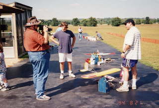 383 1n1. Miek Bird, radio airplane, Larry Avimeleh