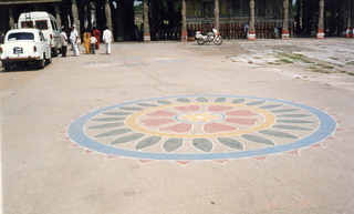 Satish Satish wedding Geeta wedding in Madras, India - roadside design