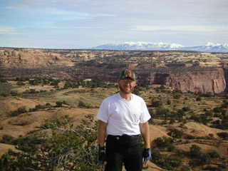 Arches Trail at Red Canyon, Adam and arch