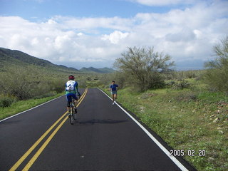1283 5cl. Greg Glockner running at South Mountain Park