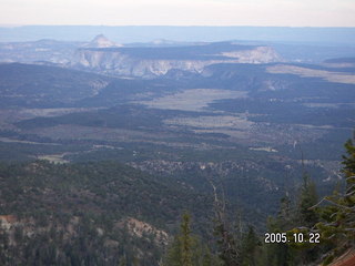 358 5ln. Bryce Canyon -- Bristlecone Loop Trail -- far view up close