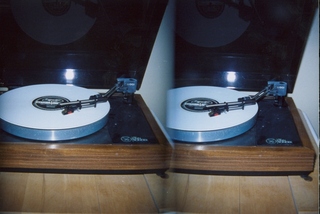 stereo-3D L+R parallel-eye Loreo -- the LOCI tonearm on my turntable