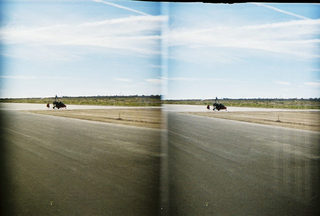 stereo-3D L+R parallel-eye Loreo -- autogyro at San Manuel Airport (E77)