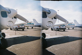 stereo-3D L+R parallel-eye Loreo -- autogyro at San Manuel Airport (E77)