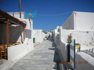 2006 eclipse trip -- Santorini shopping stop