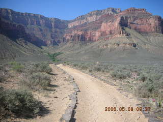 76 5t8. trail to Plateau Point
