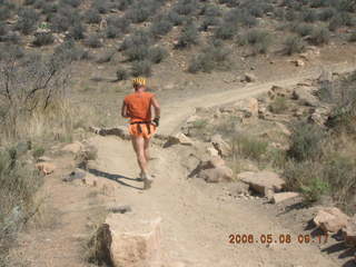 66 5t8. trail to Plateau Point -- Adam running