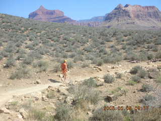 67 5t8. trail to Plateau Point -- Adam running