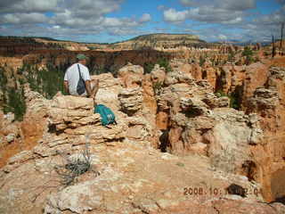 Bryce Canyon -- Peek-a-boo loop -- Bob sitting