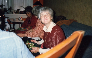 151 61l. oldfamilyphoto -- Gloria