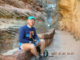 432 61t. Zion National Park - Observation Point hike - Adam