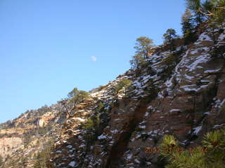 Zion National Park - Observation Point hike - half moon