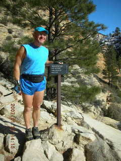 442 61t. Zion National Park - Observation Point hike - Adam