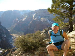 444 61t. Zion National Park - Observation Point hike - Adam