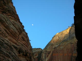 Zion National Park - Observation Point hike - half moon