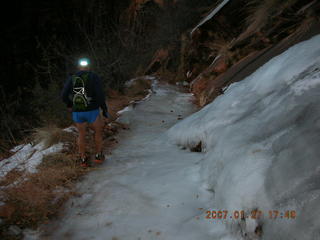 455 61t. Zion National Park - Observation Point hike - ice waterfall - Adam