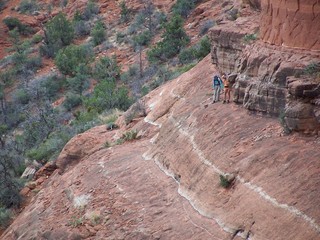 495 62a. Sedona -- Cathedral Rock hike -- Gini and Adam