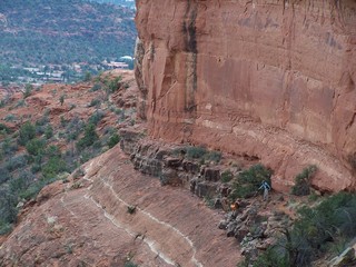 499 62a. Sedona -- Cathedral Rock hike -- Gini and Adam