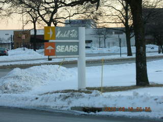 2216 62g. Chicago morning run at Oak Brook mall -- retail stores sign