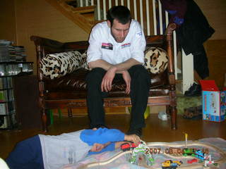 268 634. Gaby's fourth birthday -- Eric, Gaby, trains