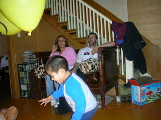 277 634. Gaby's fourth birthday - Gaby, Jenny, Eric -- balloons