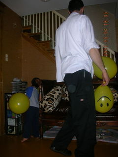 287 634. Gaby's fourth birthday - Gaby, Eric -- balloons