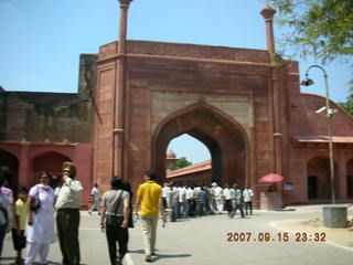 41 69e. Taj Mahal entrance