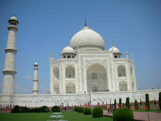 Taj Mahal lawn, main building