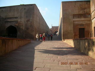206 69e. Agra Fort