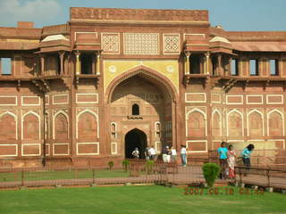 211 69e. Agra Fort