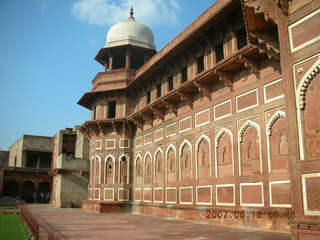 223 69e. Agra Fort