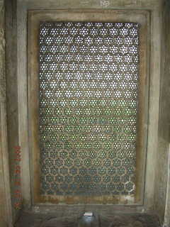 249 69e. Agra Fort - carved pattern