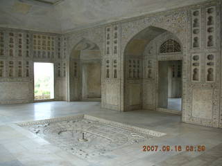 267 69e. Agra Fort - marble room