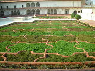 280 69e. Agra Fort - garden
