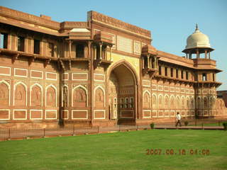 289 69e. Agra Fort