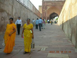 Agra Fort - women with bright dresses