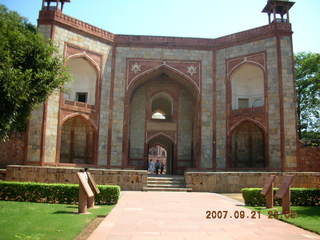 207 69h. Humayun's Tomb, Delhi - arches