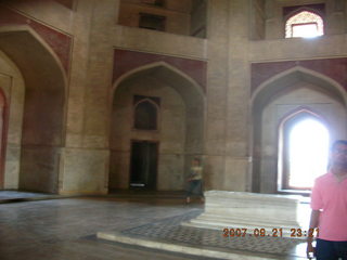 253 69h. Humayun's Tomb, Delhi - indoor arches