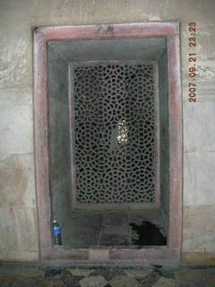257 69h. Humayun's Tomb, Delhi - ornate window