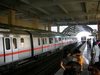 133 69j. Delhi Metro