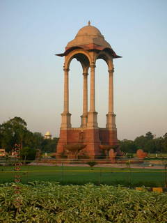 223 69j. India Gate, Delhi - small, high arch