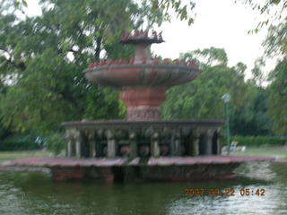 246 69j. India Gate, Delhi - fountain