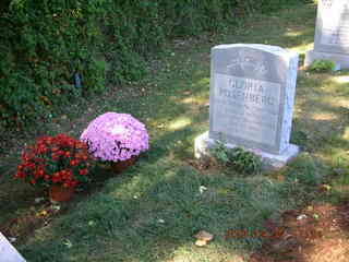 Gloria's unveiling - flowers and grave