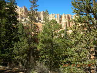 Bryce Canyon - Peek-a-boo loop - hole in rock