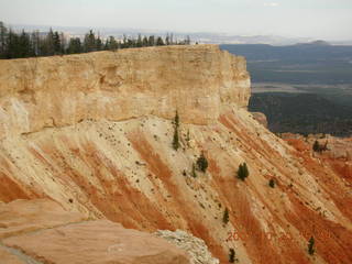 Bryce Canyon - Queen's Garden trail - missing small arch - Dee from behind