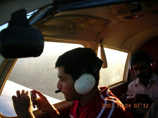 Vaibhav taking pictures flying in N4372J