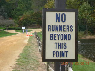 Holmdel Park - foliage - No Runners sign