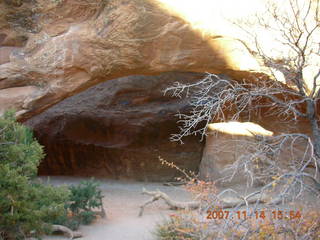 Arches National Park - Devils Garden hike - hole in rock